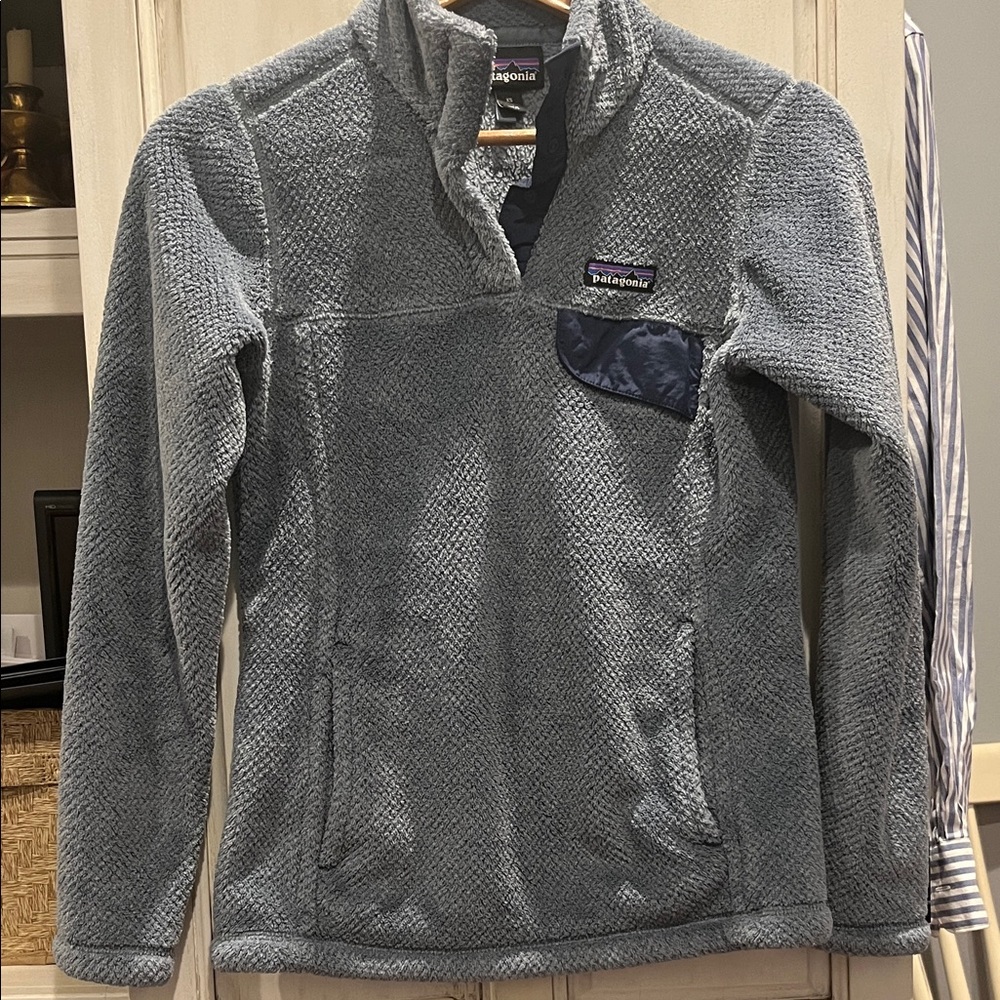 Patagonia Women's Textured Gray Pullover
